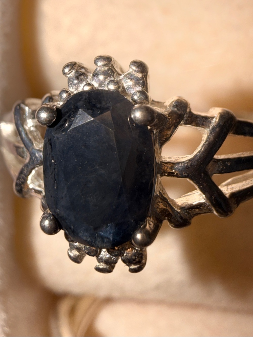 VTG Black Sapphire Ring - Size 7 - Picture 8 of 16